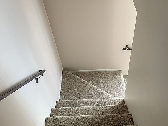 5th image of 1921 Vanderbilt Ln APT 1