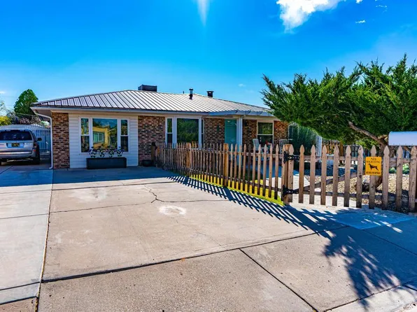 4512 10th St NW, Albuquerque, NM 87107