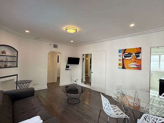 2nd image of 1538 Jefferson Ave APT 8
