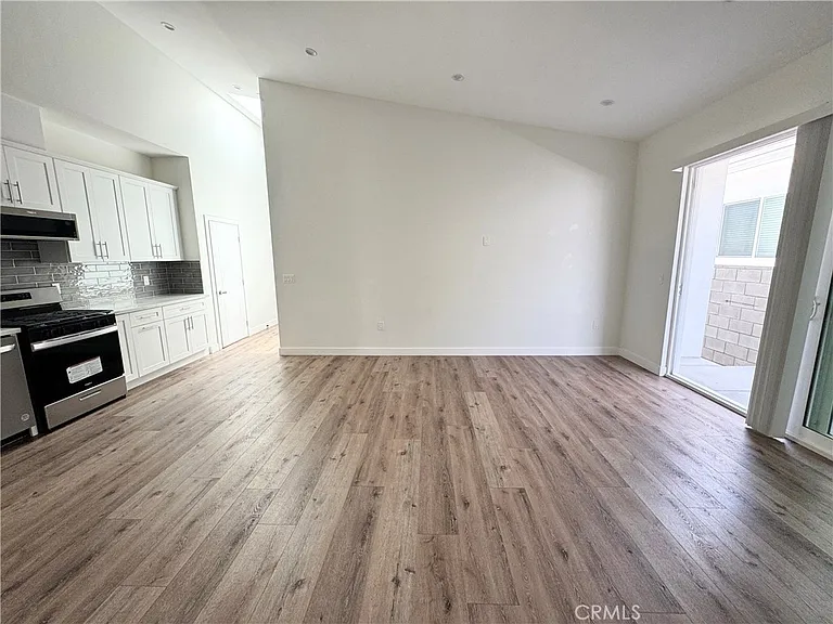 1623 W 255th St — Photo 8
