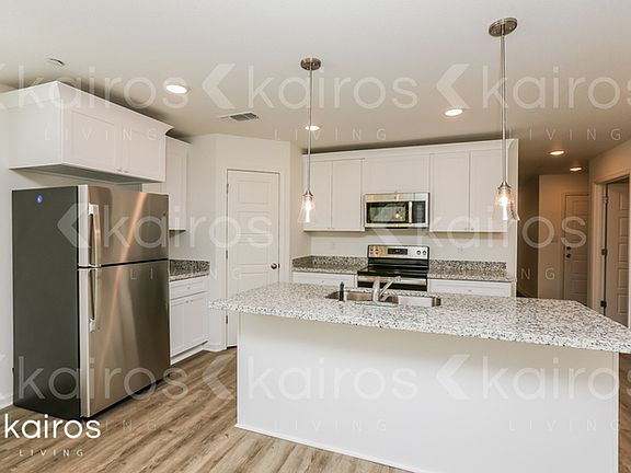 5th image of 11490 Camden Court Cir
