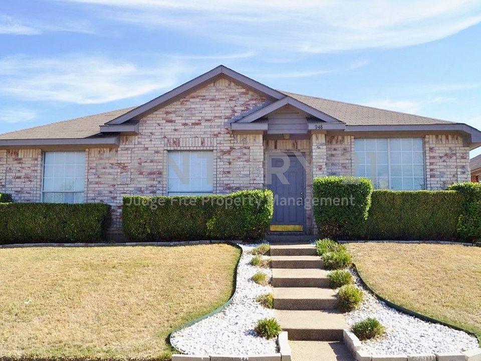 1st image of 948 Applewood Dr