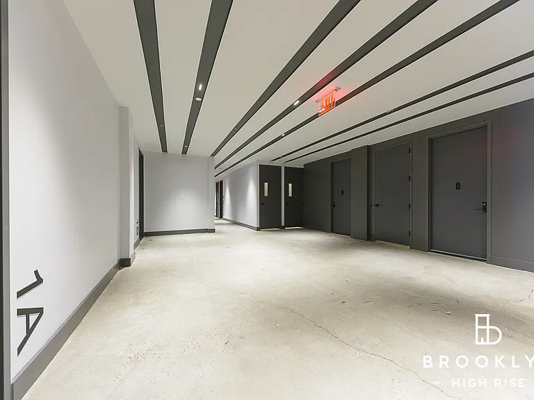 1461 Gates Ave #3A — Photo 15