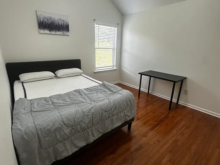 1775 Townview Ln — Photo 2