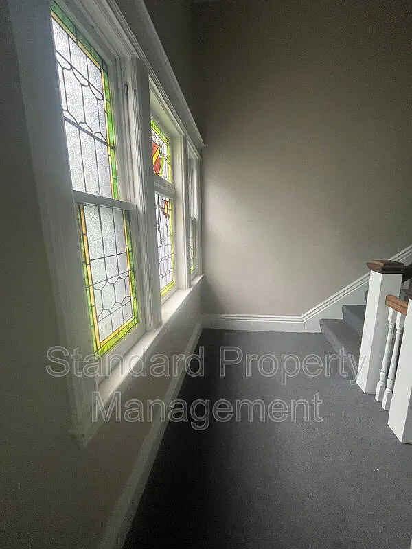 4 bed, 2.0 bath, $2,050 — Photo 2