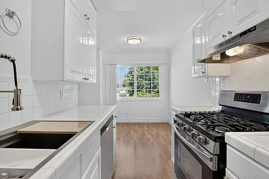 2 bed, $3,395 — Photo 2