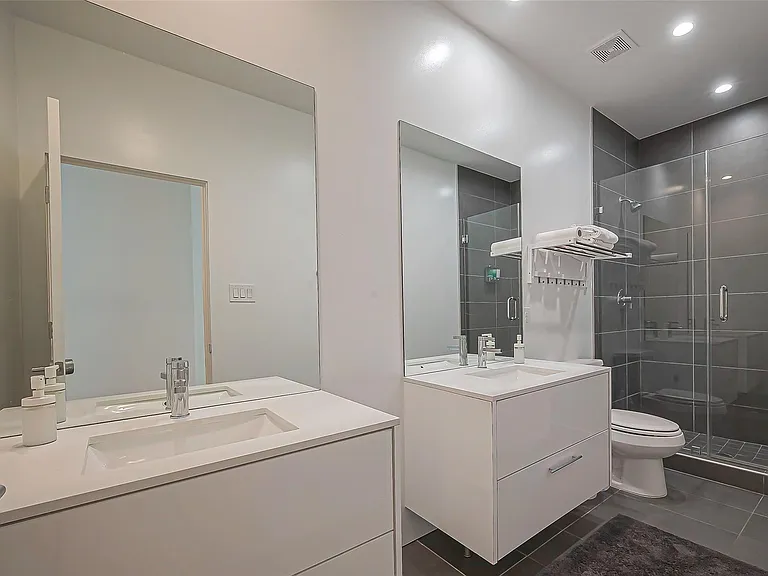 3513 Bell St — Photo 8