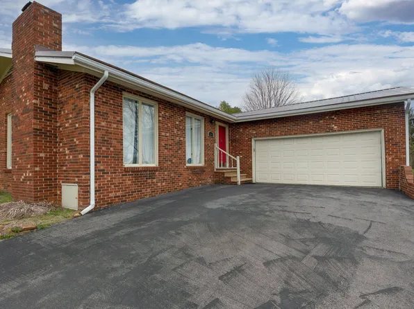 2610 Warren Dr, Saint Paul, VA 24283