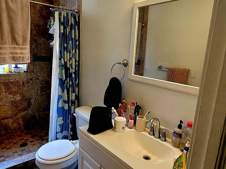 421 W Grace St #101 — Photo 10
