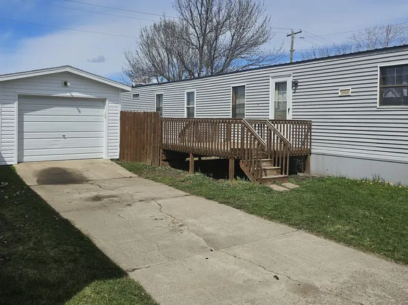 1802 Western Park Vlg, Jamestown, ND 58401