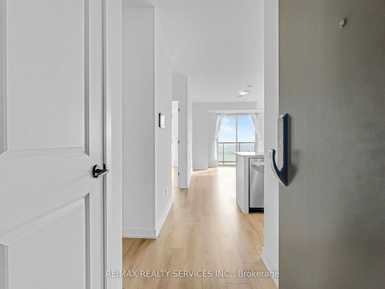 2 bed, $2,350 — Photo 2