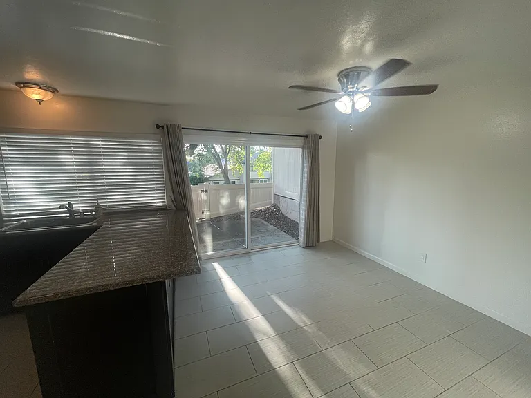 17330 Ruette Abeto — Photo 13