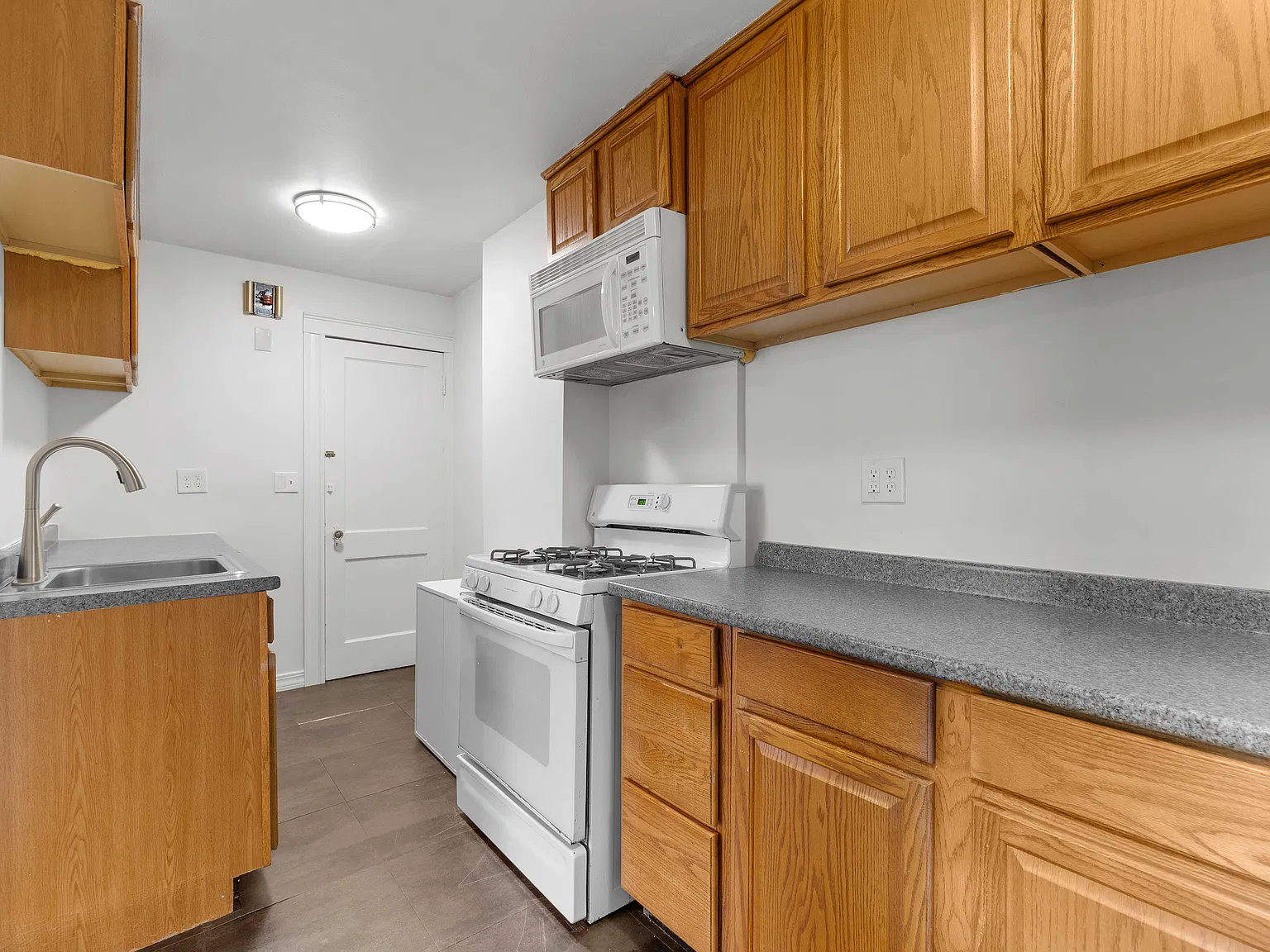 24 Potomac St — Photo 2