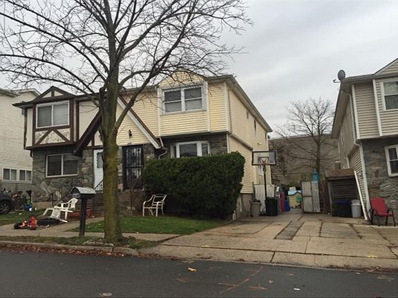 3rd image of 392 Bartlett Ave