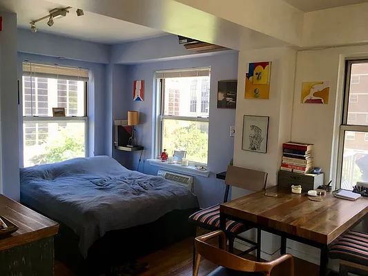 Rented by Bank Neary | media 8