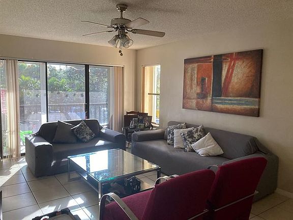2nd image of 722 Sunny Pine Way APT E2