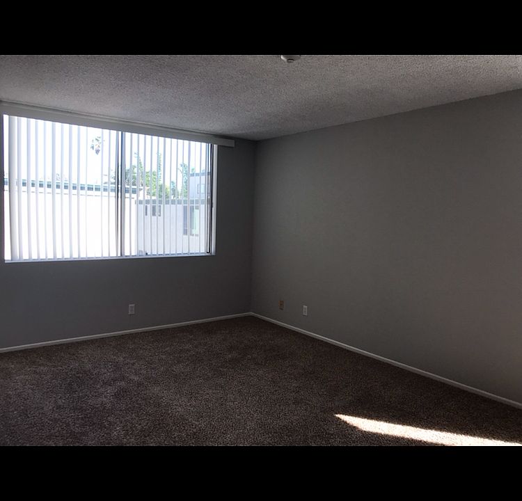 1st image of 500 1/2 S Catalina Ave