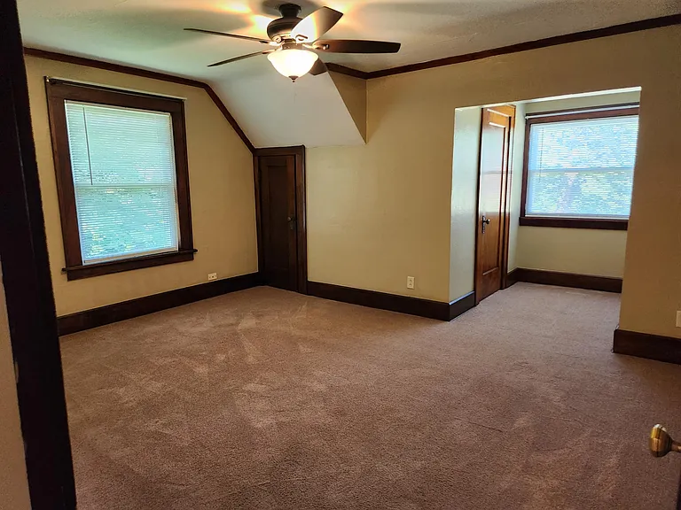 860 Parkway Blvd — Photo 10