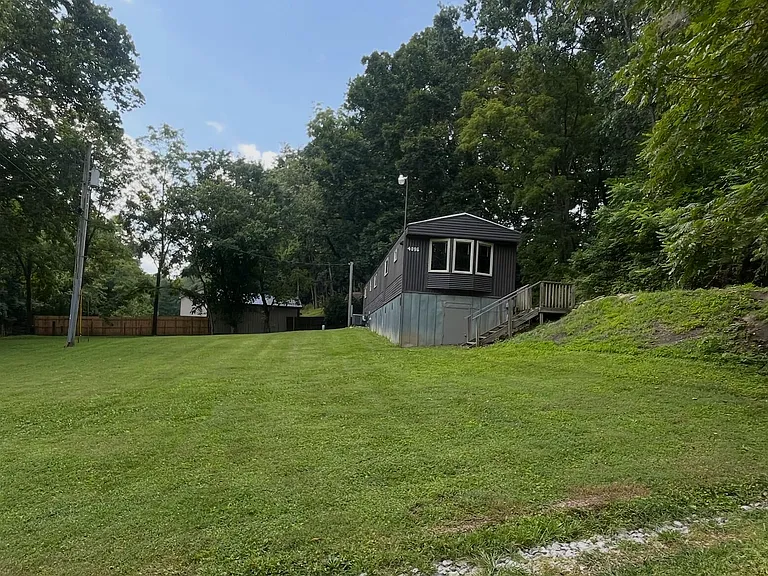 4096 Simpson Ln — Photo 2