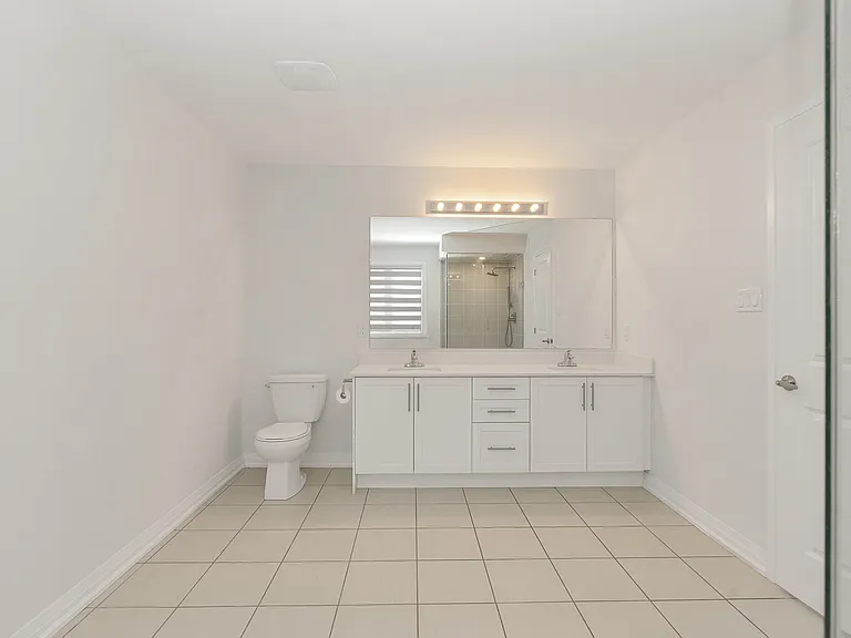 1372 Harrington St #1372 HARRINGTON ST — Photo 16