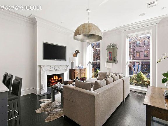 4th image of 229 Degraw St