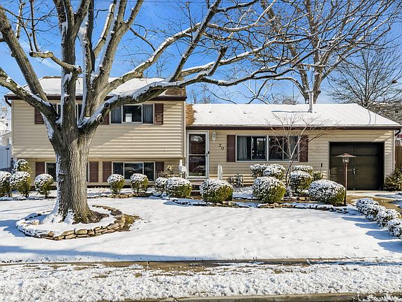 3rd image of 20 Cornell Drive