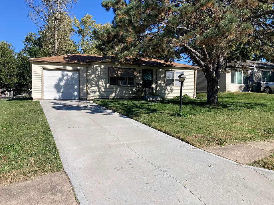 7318 Joseph Ave
