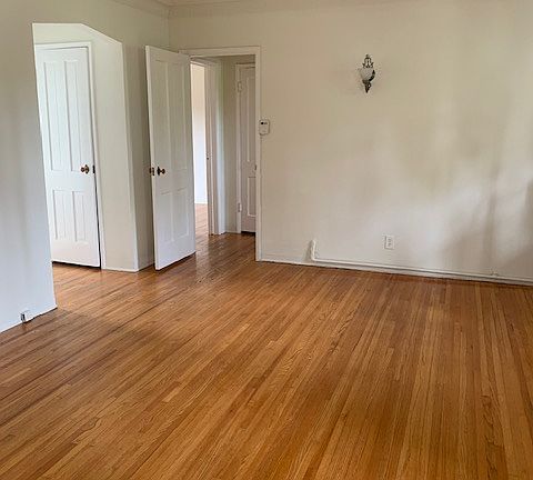 2nd image of 4406 1/2 Price St #1