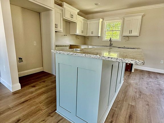4th image of 107 Morgan Pl