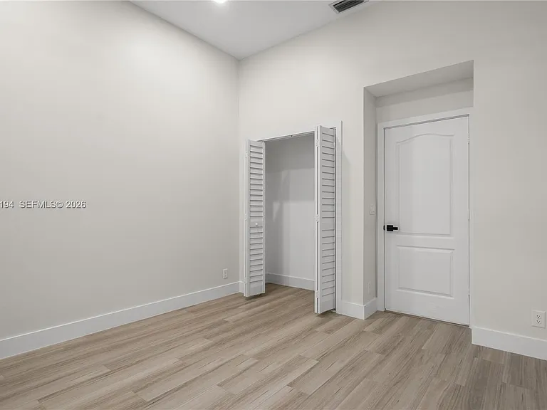 1087 Deerwood Ln — Photo 46