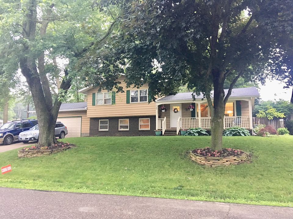 1st image of 129 Lake Front Dr