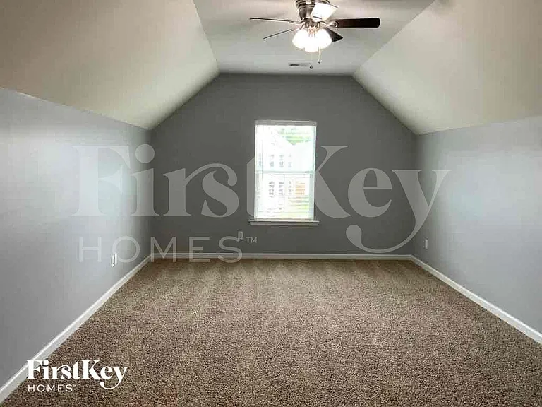447 Stonefield Cir — Photo 13