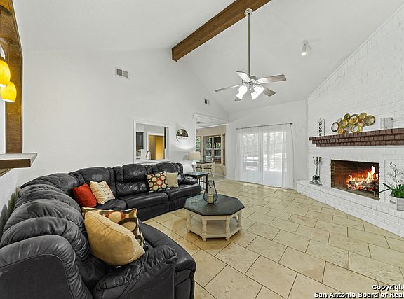 4th image of 7926 Creek Trail St