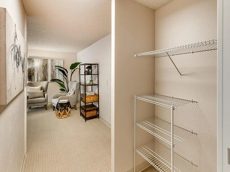 2x1 Model | Entry Storage to Living