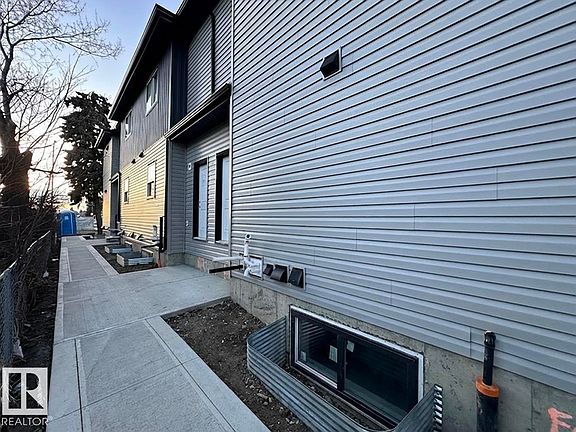 4th image of 10627 149th St NW