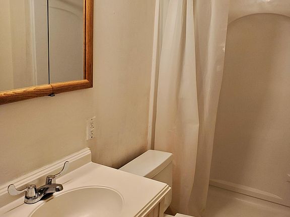 5th image of 1033 5th St #1/2