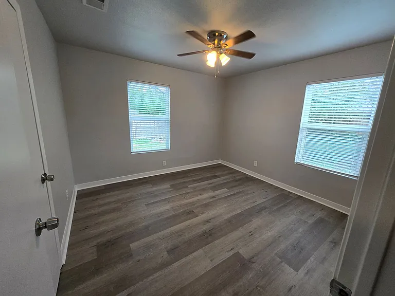 501A Parkdale Ave — Photo 13