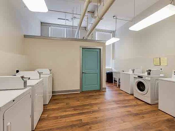 3rd image of 1401 Kemper St #410