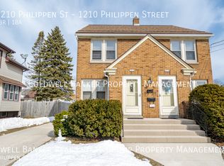 1210 Philippen St #1210, Manitowoc, WI 54220