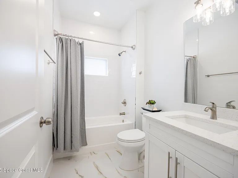 702 Shady Ln — Photo 13
