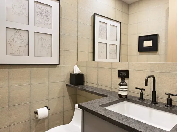 900 Park Avenue image 16 of 17