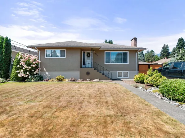 9863 Candow St, Chilliwack, BC V2P 4K5