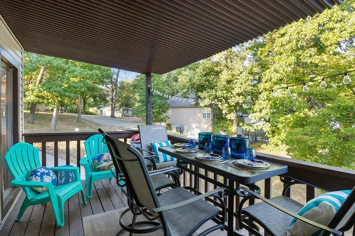 6620 Weston Point Dr — Photo 2