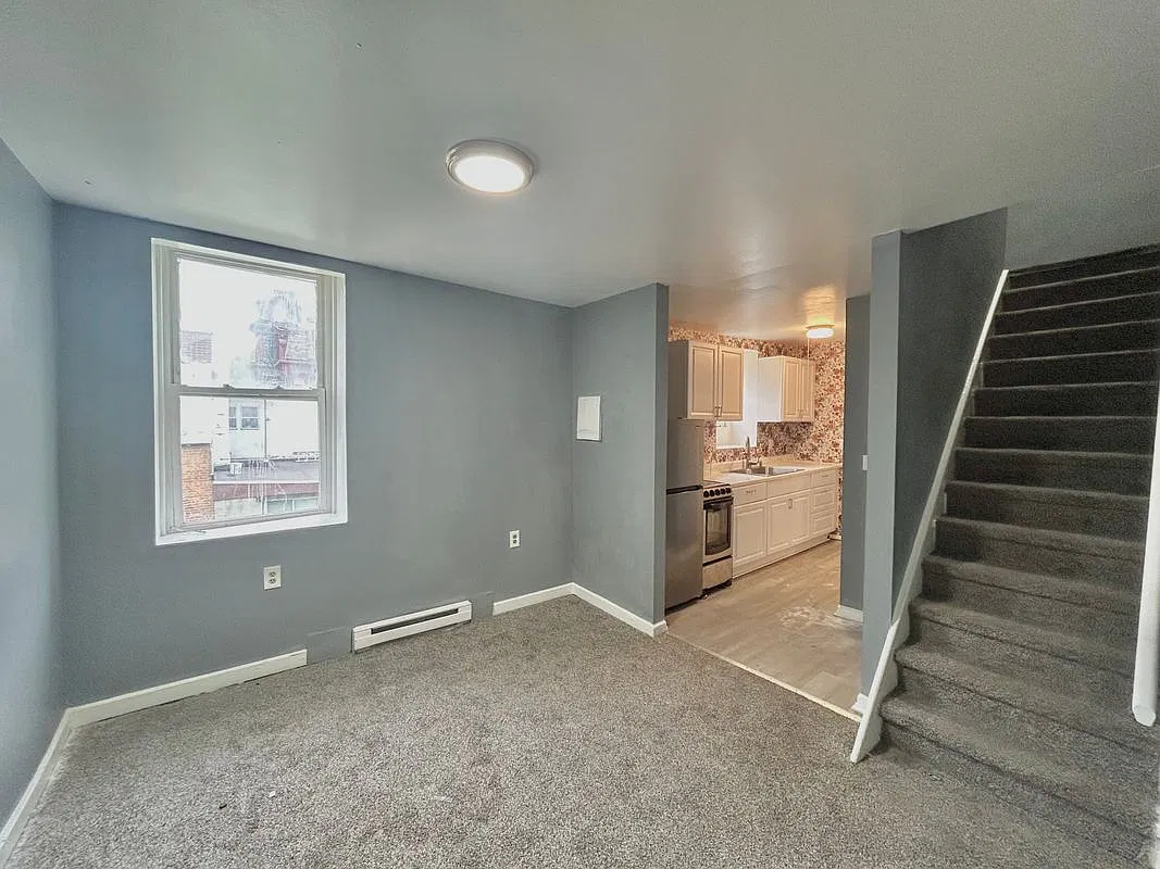 1 bed, 1.0 bath, 750 sqft, $1,200 — Photo 1