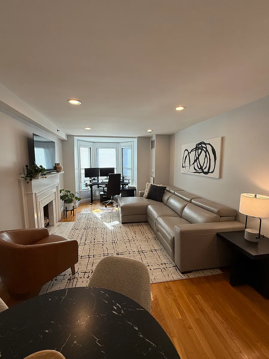 Building Photo - 10 Charlesgate E #403