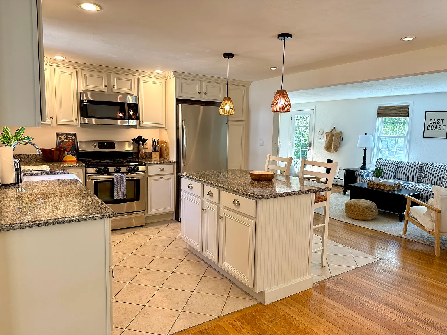 4 bed, 2000 sqft, $3,800 — Photo 3