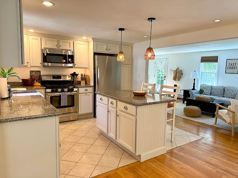 21 Nehoiden Rd — Photo 3