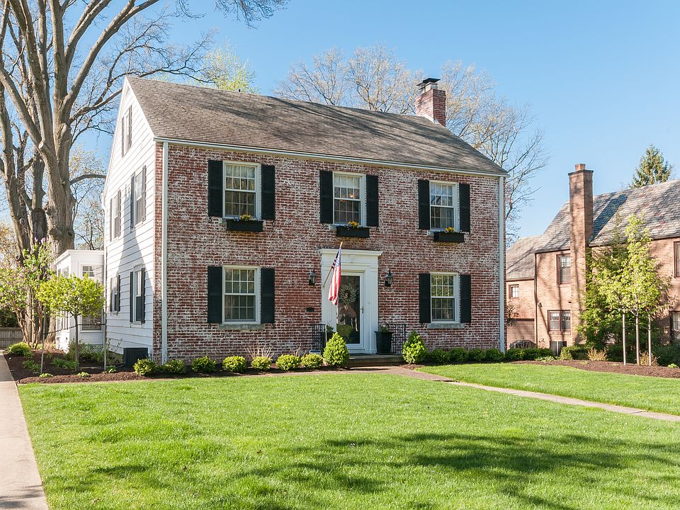 Front view of home