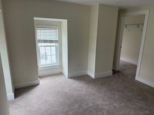 1178 Horseshoe Pike APT C