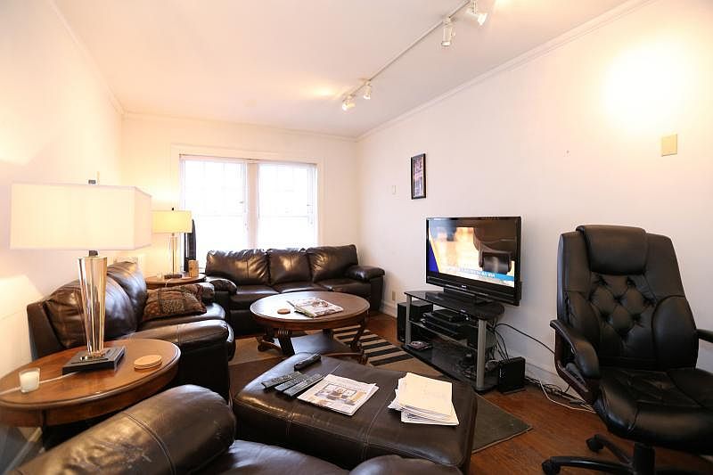 2nd image of 2147 N Fremont St #Ones